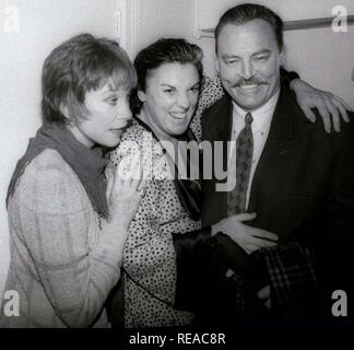 Shirley Maclaine Tyne Daly Stacy Keach sans date Photo de John Barrett/PHOTOlink Banque D'Images