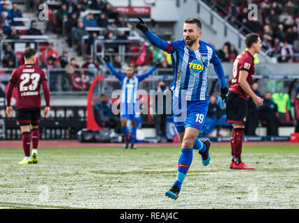 Nuremberg, Allemagne. 20 Jan, 2019. L'Hertha Vedad Ibisevic (2e R) célèbre lors d'un match de Bundesliga allemande entre 1.FC Nuremberg et Hertha BSC, à Nuremberg, Allemagne, le 20 janvier, 2019. Le Hertha Berlin a gagné 3-1. Crédit : Kevin Voigt/Xinhua/Alamy Live News Banque D'Images