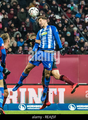 Nuremberg, Allemagne. 20 Jan, 2019. L'Hertha Niklas Stark (avant) fait concurrence au cours d'un match de Bundesliga allemande entre 1.FC Nuremberg et Hertha BSC, à Nuremberg, Allemagne, le 20 janvier, 2019. Le Hertha Berlin a gagné 3-1. Crédit : Kevin Voigt/Xinhua/Alamy Live News Banque D'Images