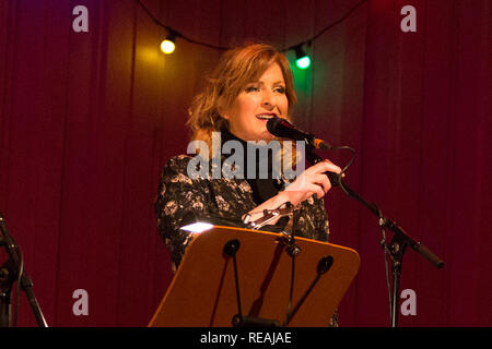 Glasgow, Ecosse, Royaume-Uni. 19 janvier, 2019. Kathleen MacInnes, chanteuse gaélique, réalisée avec groupe islandais amiina, au festival Celtic Connections, nouvel auditorium concert hall, Glasgow, Ecosse. Crédit : Pauline Keightley/Alamy Live News Banque D'Images