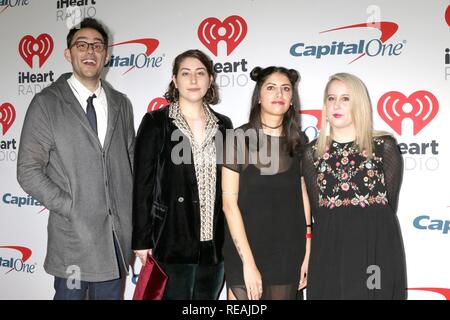 Burbank, CA. 18 janvier, 2019. Jack O'Brien, Anna, Hossnieh Shereen Younes, Sophie Alain Jolibert aux arrivées de Podcast iHeartRadio Awards présenté par Capital One, iHeartRadio Theatre Los Angeles, Burbank, CA, 18 janvier 2019. Credit : Priscilla Grant/Everett Collection/Alamy Live News Banque D'Images
