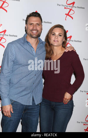 17 janvier 2019 - Los Angeles, CA, USA - LOS ANGELES - jan 17 : Joshua Morrow, Gina Tognoni au feux de l'amour fête ses 30 ans à # 1 à la CBS Television City le 17 janvier 2019 à Los Angeles, CA (crédit Image : © Kay Blake/Zuma sur le fil) Banque D'Images