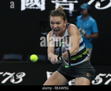 Melbourne Park, Melbourne, Australie. 21 Jan, 2019. Open de tennis d'Australie, jour 8 ; : Simona de Roumanie renvoie la balle contre Serena Williams, de l'Action Crédit : USA Plus Sport/Alamy Live News Banque D'Images