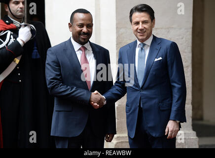Rome, Italie. 21 janvier 2019. Le premier ministre Giuseppe Conte, rencontre le Premier Ministre de la République fédérale démocratique d'Ethiopie, Abiy Ahmed Ali Dans le pic Giuseppe Conte, Abiy Ahmed Ali Crédit : LaPresse/Alamy Live News Banque D'Images