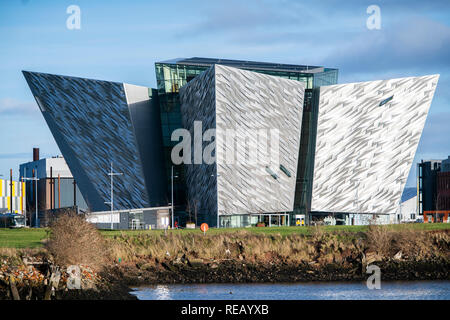 Vue générale du Titanic Belfast dans le quai de Belfast, Royaume-Uni Banque D'Images