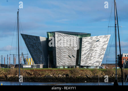 Vue générale du Titanic Belfast dans le quai de Belfast, Royaume-Uni Banque D'Images