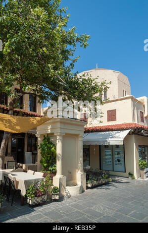 Restaurant local le 177, Sygrou street principale. Rhodes, Vieille Ville, île de Rhodes, Grèce, Europe. Banque D'Images