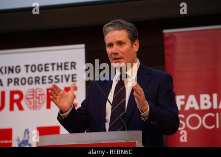 Shadow Secrétaire d'État à la sortie de l'Union européenne, Sir Keir Starmer, donne son discours à la Fabian Society Banque D'Images