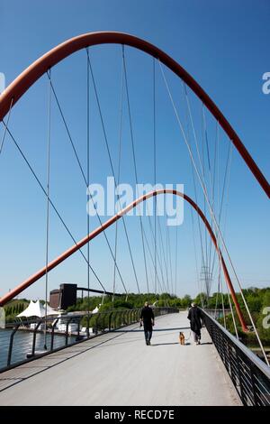 Double-arch pont sur le Canal, à Rhine-Herne Nordstern Park, à l'ancienne mine de charbon Nordstern, Gelsenkirchen Banque D'Images