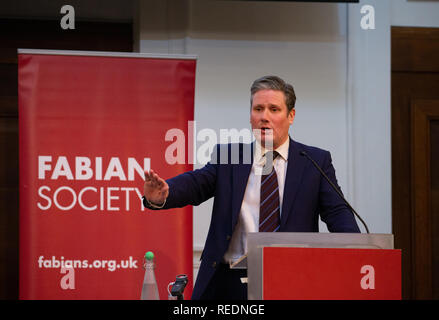 Shadow Secrétaire d'État à la sortie de l'Union européenne, Sir Keir Starmer, donne son discours à la Fabian Society Banque D'Images