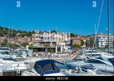 Marina, Sainte-Maxime, Var, Provence-Alpes-Côte d'Azur, France, Europe Banque D'Images