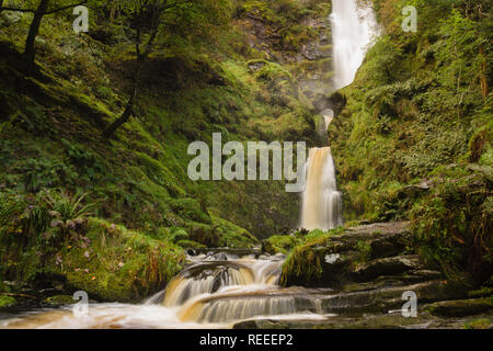 Pistyll Rhaeadr cascade dans chambre ym Mochnant Powys l'une des sept merveilles du pays de Galles et d'un site d'Intérêt Scientifique Banque D'Images