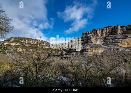 Point de vue de l'Èbre à Orbaneja Canyon del Castillo.Burgos.Espagne Banque D'Images