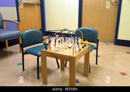 Chirldren's clinic salle d'attente d'un cabinet médical avec des jouets Banque D'Images