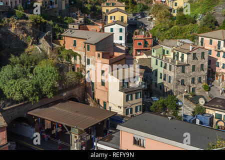 Vernazza, Italie - 12 octobre 2018 : vue sur les maisons à Vernazza dans Cinque Terre Banque D'Images