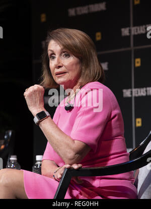 Austin, Texas, États-Unis. Sep 29, 2018. Leader démocrate de la Chambre Nancy Pelosi, apparaît comme un invité avec interviewer Alex Wagner au Texas Tribune 2018 Festival le 29 septembre, 2018. Pelosi a depuis été élu Président de la Chambre des représentants des États-Unis Crédit : Bob Daemmrich/ZUMA/Alamy Fil Live News Banque D'Images
