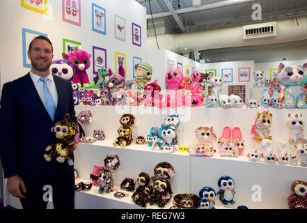 Londres, Royaume-Uni. 22 janvier, 2019. La Toyfair ouvre à Olympie à Kensington, Londres et ouvre tous les jours jusqu'au 24 janvier 2019. Le salon du jouet est le plus important des jouet, jeu et hobby trade show qui a lieu chaque année. L'industrie du jouet's showcase accueille plus de 270 entreprises exposantes des milliers de produits pour les visiteurs y compris les détaillants, les acheteurs, les médias et l'ensemble de l'industrie. Credit : Keith Larby/Alamy Live News Banque D'Images