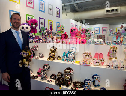 Londres, Royaume-Uni. 22 janvier, 2019. La Toyfair ouvre à Olympie à Kensington, Londres et ouvre tous les jours jusqu'au 24 janvier 2019. Le salon du jouet est le plus important des jouet, jeu et hobby trade show qui a lieu chaque année. L'industrie du jouet's showcase accueille plus de 270 entreprises exposantes des milliers de produits pour les visiteurs y compris les détaillants, les acheteurs, les médias et l'ensemble de l'industrie. Credit : Keith Larby/Alamy Live News Banque D'Images