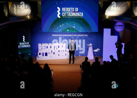 Rome, Italie. 22 janvier, 2019. Luigi Di Maio Rome le 22 janvier 2019. Convention du mouvement 5 étoiles partie d'expliquer la loi de revenu de base qui vient d'être approuvé. Foto Samantha Zucchi Insidefoto insidefoto Crédit : srl/Alamy Live News Banque D'Images