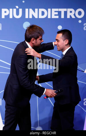 Rome, Italie. 22 janvier, 2019. Luigi Di Maio et Alessandro di Battista Rome le 22 janvier 2019. Convention du mouvement 5 étoiles partie d'expliquer la loi de revenu de base qui vient d'être approuvé. Foto Samantha Zucchi Insidefoto insidefoto Crédit : srl/Alamy Live News Banque D'Images