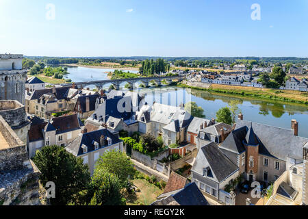France, Indre et Loire, Amboise, Château d'Amboise, la terrasse de Naples domine la Loire et la ville // France, Indre-et-Loire (37), Amboise, châte Banque D'Images