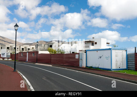 Villa abandonné le développement, Playa Blanca, Lanzarote, îles Canaries, Espagne. Banque D'Images