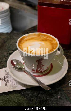 Italie Rome cappuccino alimentaire à la Casa del Caffe TAZZA D'Oro Coffee Roasters Banque D'Images