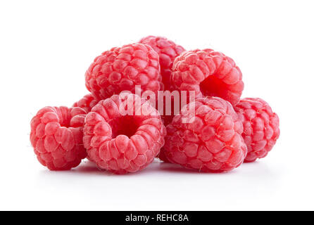 Fruits framboise mûre frais isolé sur fond blanc Banque D'Images