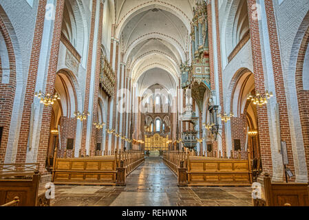 La nef et le choeur de la Cathédrale de Roskilde, Roskilde, Danemark, le 11 janvier 2019 Banque D'Images