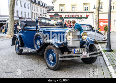 Allemagne, Luxembourg - APR 2017 : bleu foncé WANDERER W10 W11 cabrio 1926 à Limburg an der Lahn, Hesse, Allemagne. Banque D'Images