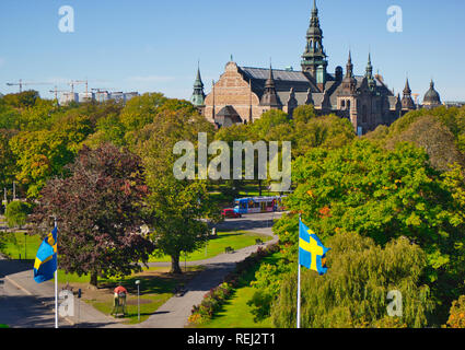 Nordiska Museet (Musée nordique) et le suédois drapeaux, Djurgarden, Stockholm, Suède, Scandinavie Banque D'Images