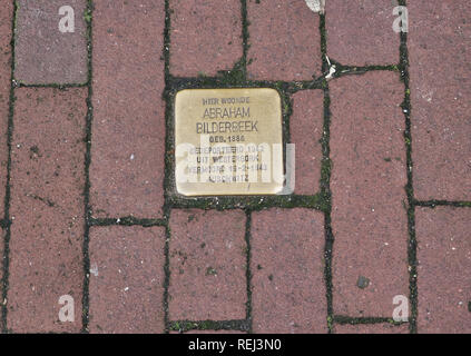 Plaque en laiton, Stolperstein dans la chaussée en souvenir de la victime juive du Nazi, Amsterdam, Pays-Bas, Europe Banque D'Images