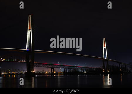 Passerelle entre New Westminster et Surrey, Colombie-Britannique, Canada Banque D'Images