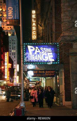 New York, NY - 05 avril : (extérieur) à 'étrange' au théâtre Belasco, le samedi 5 avril 2008 à New York, NY (Photo par Steve Mack/S.D. Mac Banque D'Images