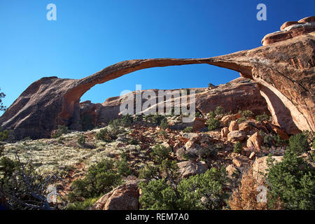 Landscape Arch dans Arches National Park, Moab nr, Utah, USA Banque D'Images