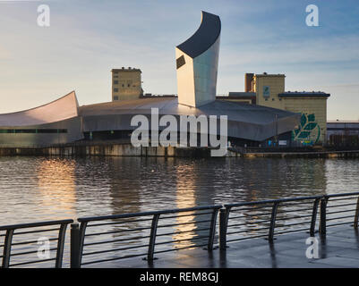 Imperial War Museum North (IWM North), Trafford Park, Grand Manchester, Royaume-Uni Banque D'Images