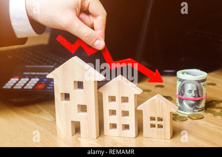 Le concept de la baisse du marché immobilier. Réduction de l'intérêt dans l'hypothèque. Une baisse des prix des propriétés et d'appartements. La faiblesse des taux d'intérêt sur mortga Banque D'Images