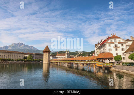 Lucerne (Luzern) Suisse, ville au pont de la chapelle Banque D'Images