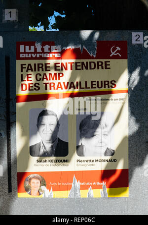 STRASBOURG, FRANCE - JUN 10, 2017 : publicité affiches politiques des élections législatives françaises de 2017 élections législatives françaises de Lutte ouvrière partie Banque D'Images