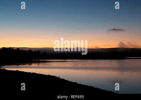 Soirée à Kielder Water dans le Northumberland, en Angleterre. Banque D'Images