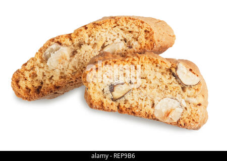 Studio shot of Cantuccini Biscotti biscuits italiens contenant des noisettes découper sur un fond blanc - John Gollop Banque D'Images