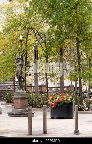 Nymphe Statue Place de la ville Leeds West Yorkshire Angleterre Banque D'Images