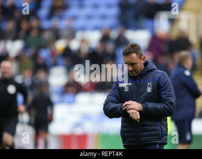 12 janvier 2019, Madejski Stadium, Londres, Angleterre ; Sky Bet Championship, la lecture vs Nottingham Forest ; Simon Irlande manager de Nottingham Forest Crédit : Matt O'Connor/Nouvelles Images, la Ligue de Football anglaise images sont soumis à licence DataCo Banque D'Images