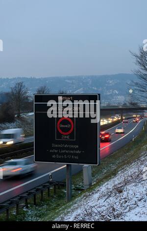 Information Board, interdiction de la conduite de véhicules diesel Euro5/V gratuitement, Stuttgart, Bade-Wurtemberg, Allemagne Banque D'Images