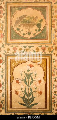 Peintures murales dans le pavillon au-dessus de la Ganesh Pol, Fort Amber, Jaipur, Rajasthan, Inde, Asie du Sud Banque D'Images