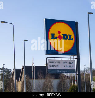 Lidl supermarché signer avec les heures d'ouverture Banque D'Images