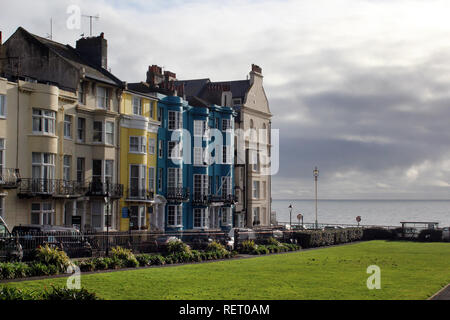 Voir des bâtiments et de la promenade Marine Parade, Brighton & Hove, Angleterre, RU Banque D'Images