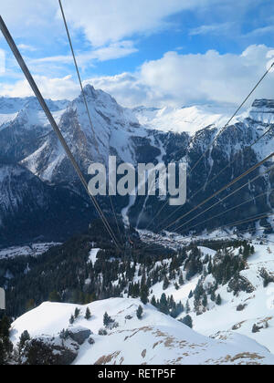 Alba-Col téléphérique dei Rossi, Vallée de Fassa, Dolomites, Italie Banque D'Images