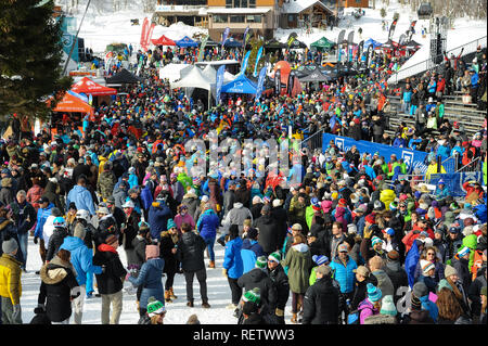 KILLINGTON, USA - Le 24 novembre : une vue générale de Festival Village et personnes au cours de l'AUDI FIS Coupe du Monde de Ski le slalom géant féminin. Banque D'Images