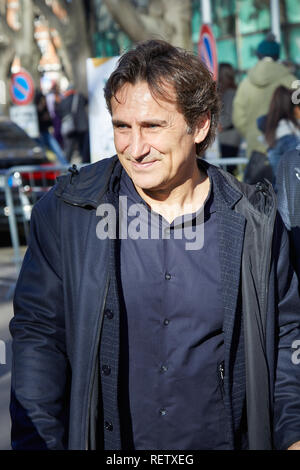 MILAN, ITALIE - 14 janvier 2019 : Alex Zanardi avant d'Emporio Armani fashion show, Milan Fashion Week street style ? Banque D'Images